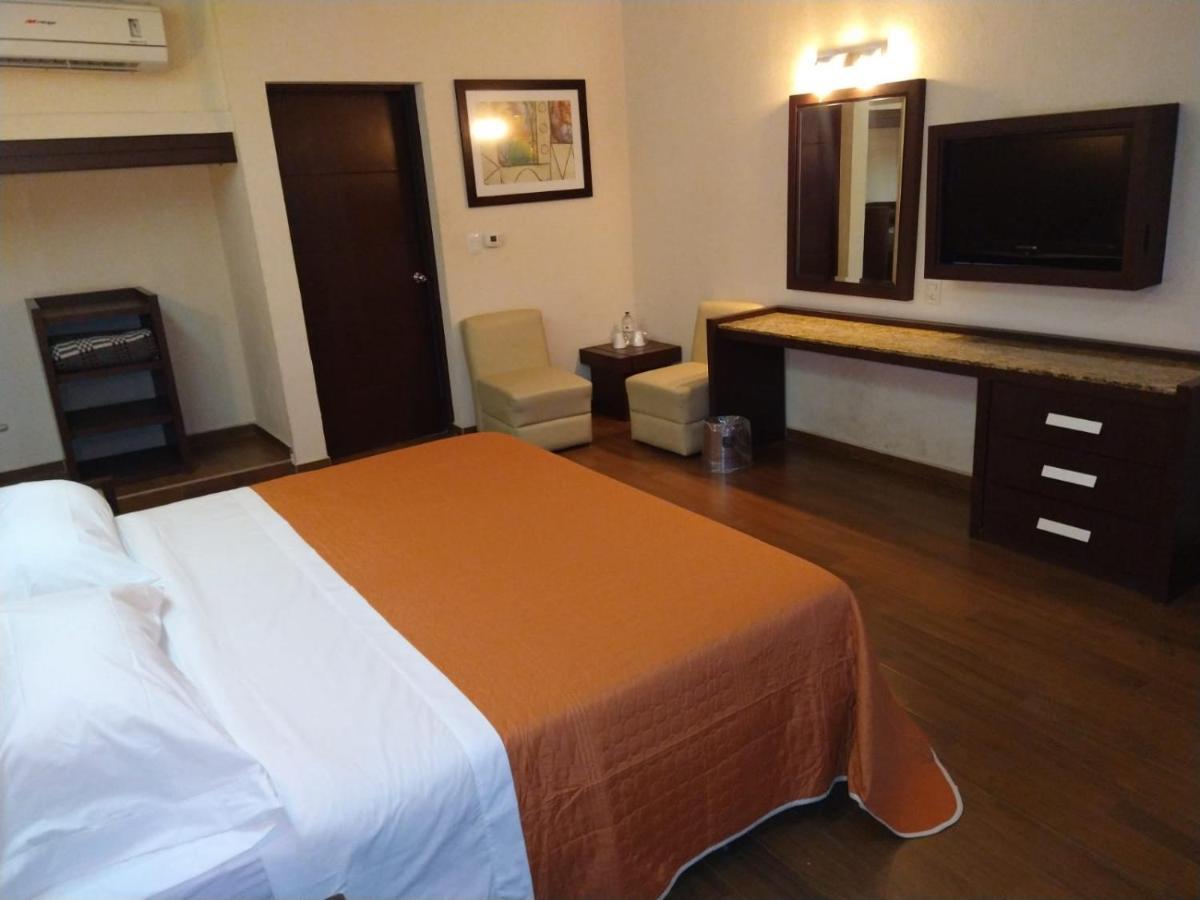Hotel Oasis Heroica Caborca المظهر الخارجي الصورة