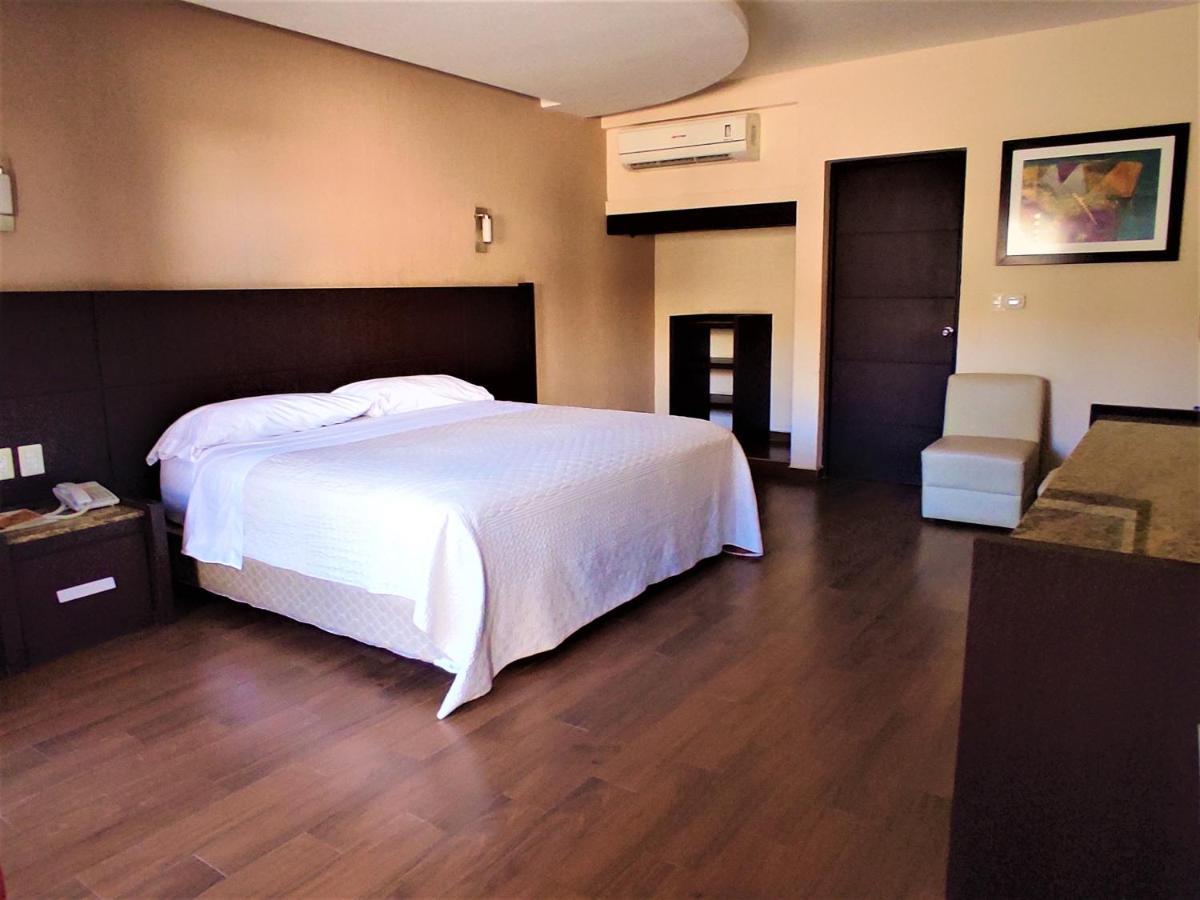 Hotel Oasis Heroica Caborca المظهر الخارجي الصورة