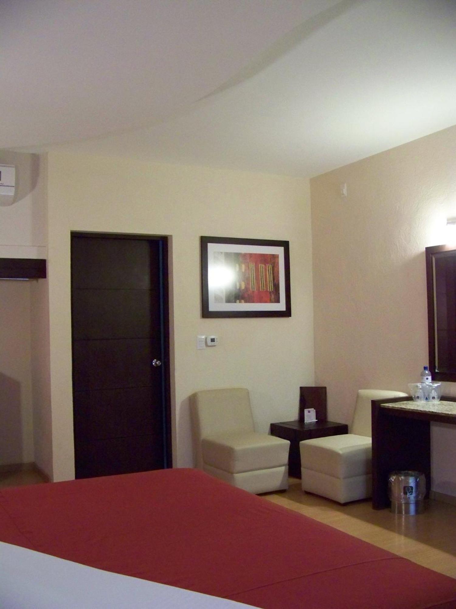Hotel Oasis Heroica Caborca المظهر الخارجي الصورة
